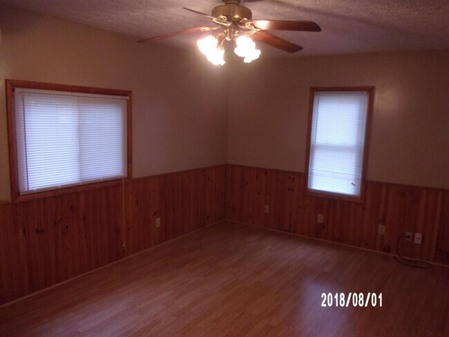 Building Photo - 1413 ANDERSON