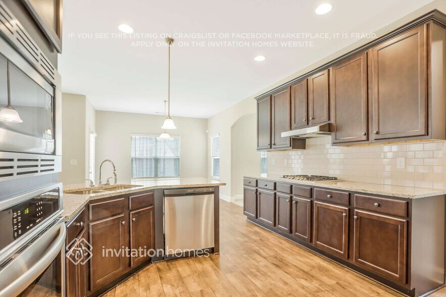 Building Photo - 150 Tanglewood Dr