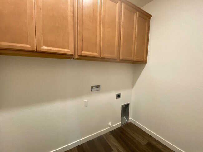 Building Photo - 2014 Miano Ct