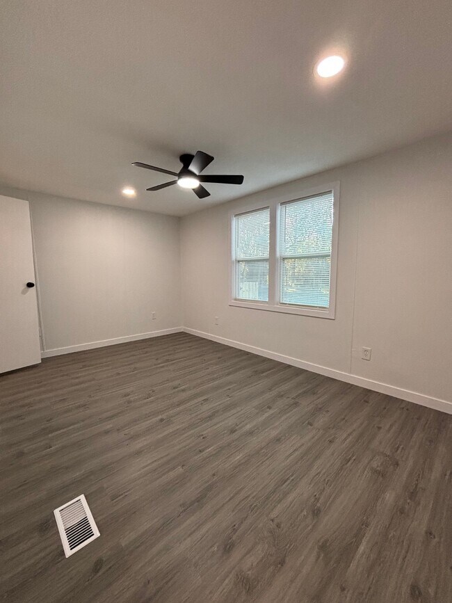 Building Photo - 19856 Old Hwy 105 E