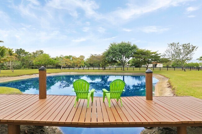 Building Photo - 10735 Lantana Rd