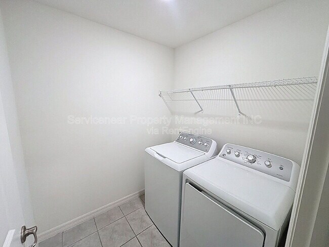 Building Photo - 3988 Postmark Lake Pl