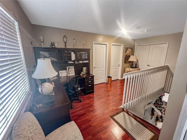 Building Photo - 10110 SW 166th Ct