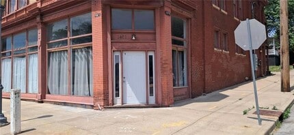 Building Photo - 1421 Penn St