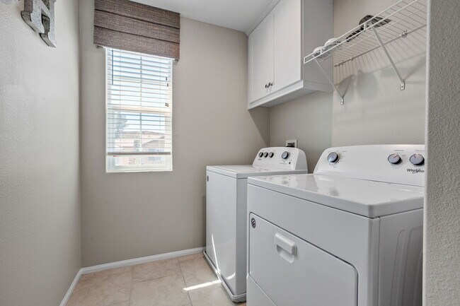 Building Photo - 5605 Estrella Wy