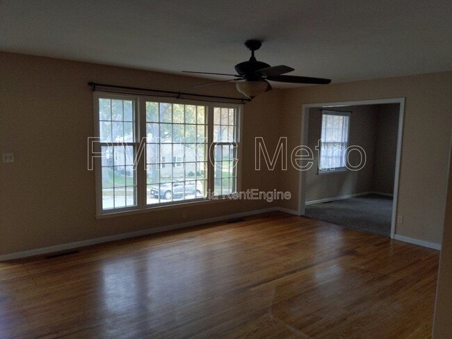 Building Photo - 3207 NE 48th Terrace