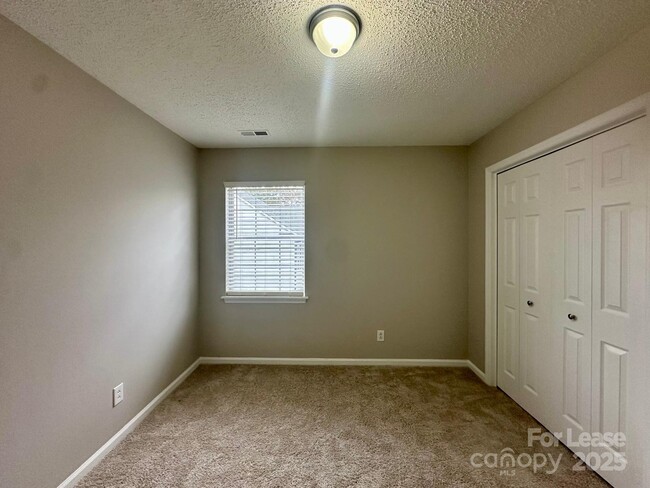 Building Photo - 13809 Stephendale Dr