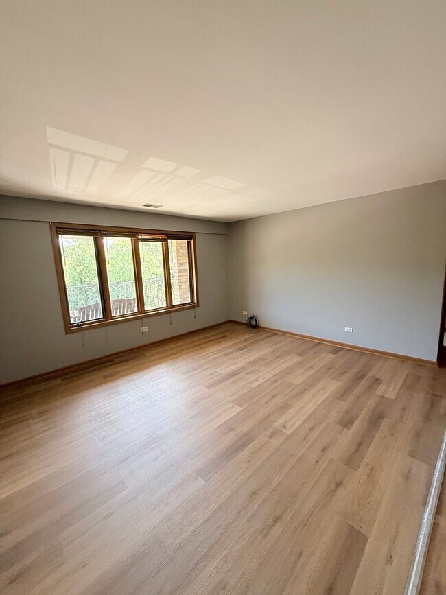 Building Photo - 5150 Shadow Creek Dr