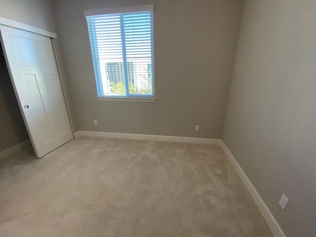 Building Photo - Charming 1-bedroom 1-bathroom in-law unit