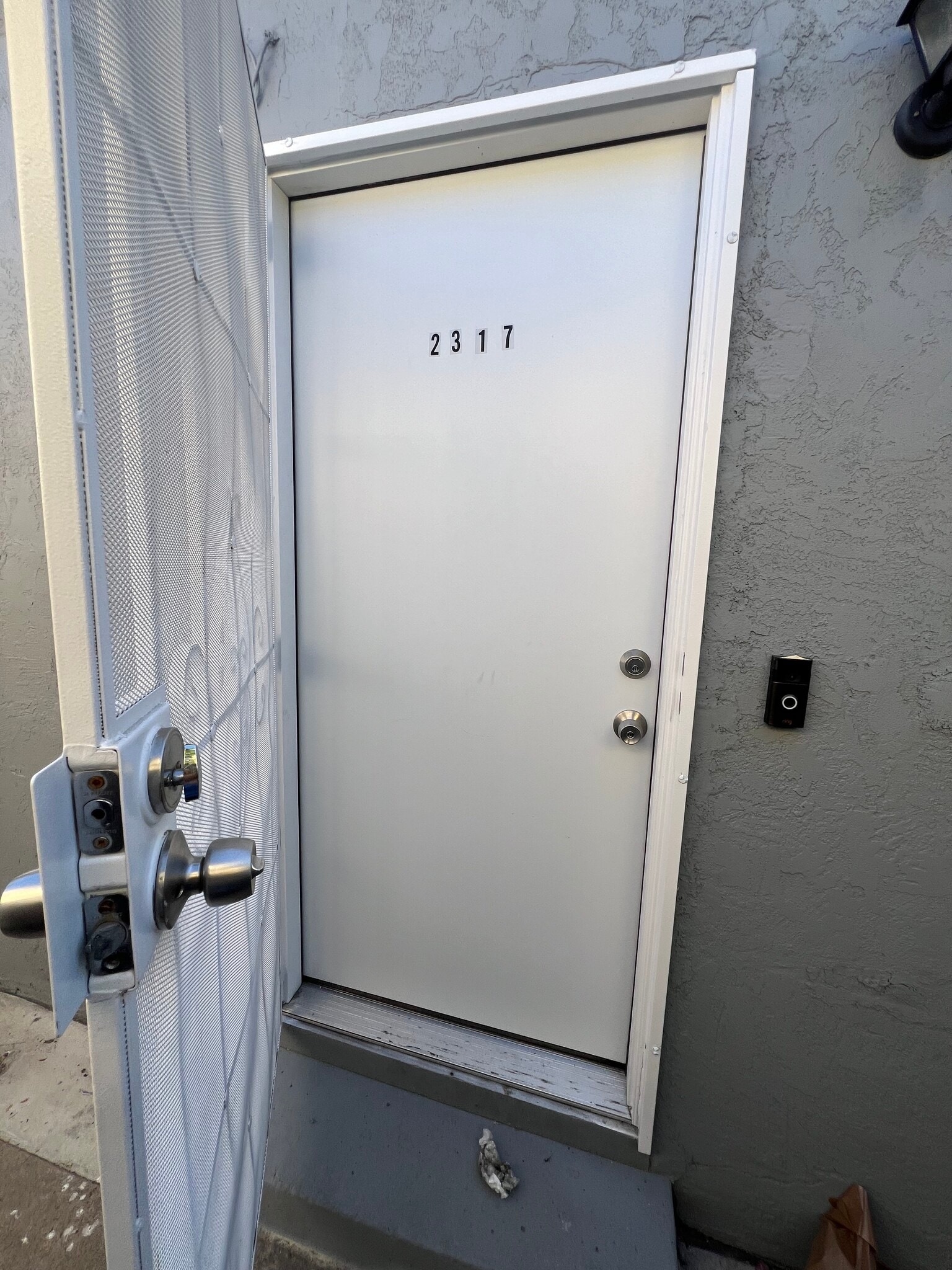 Ring doorbell - 2317 Grand Ave