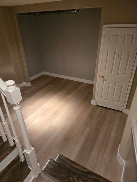 Building Photo - 9513 S 26th Ave