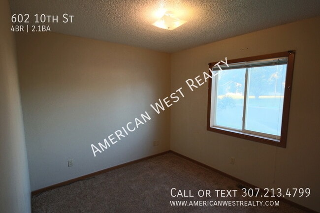 Building Photo - 602 10th St