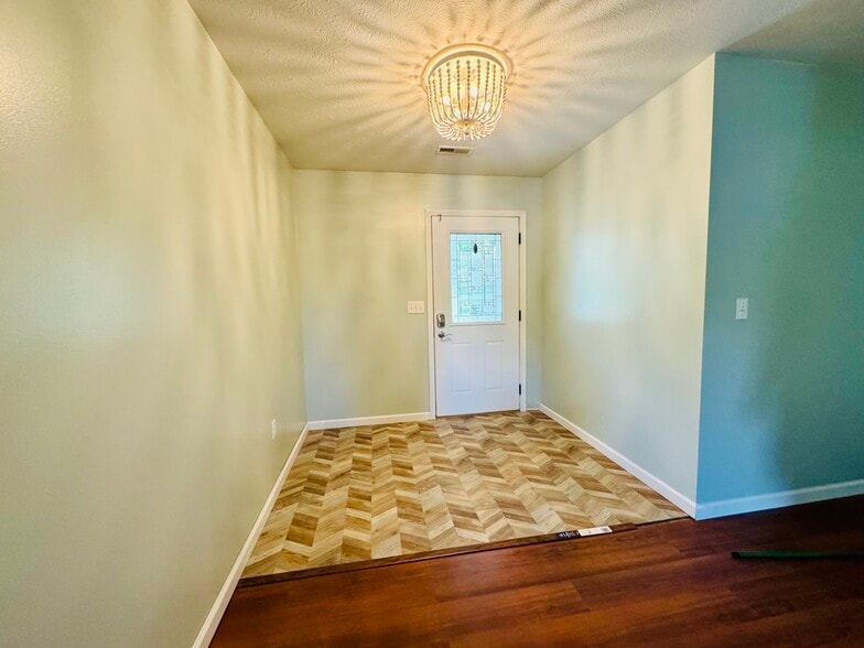 Building Photo - 11632 Honalee Hills Dr