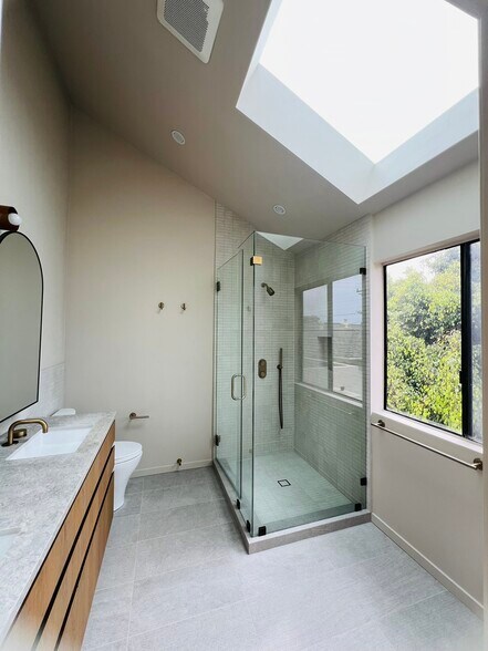 Primary Bath - 1034 18th St