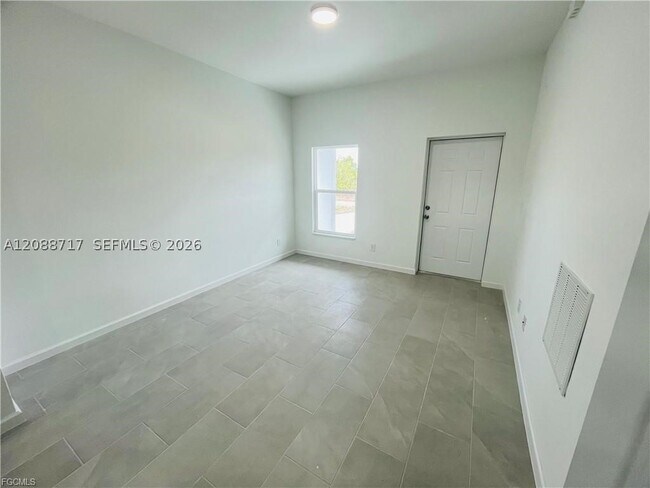 Building Photo - 4214 E 30th St