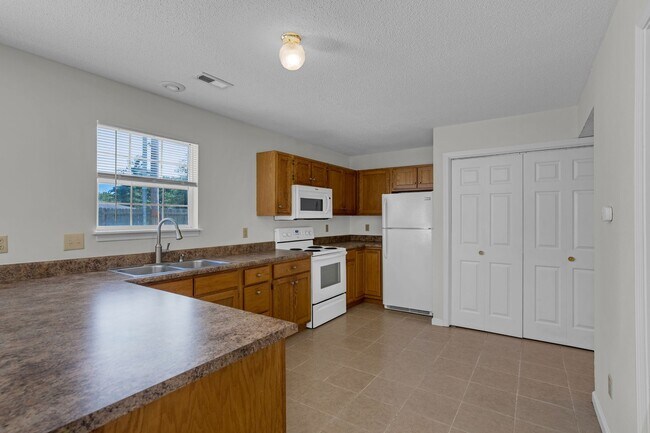 Building Photo - 4302-4304 Cheryl Ct.