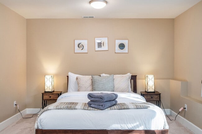 Building Photo - 4224 Francis Ave N