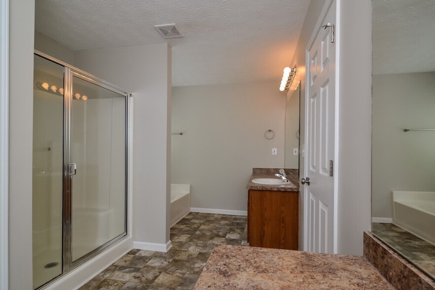 Building Photo - 3511 Hamilton Creek Trail NE