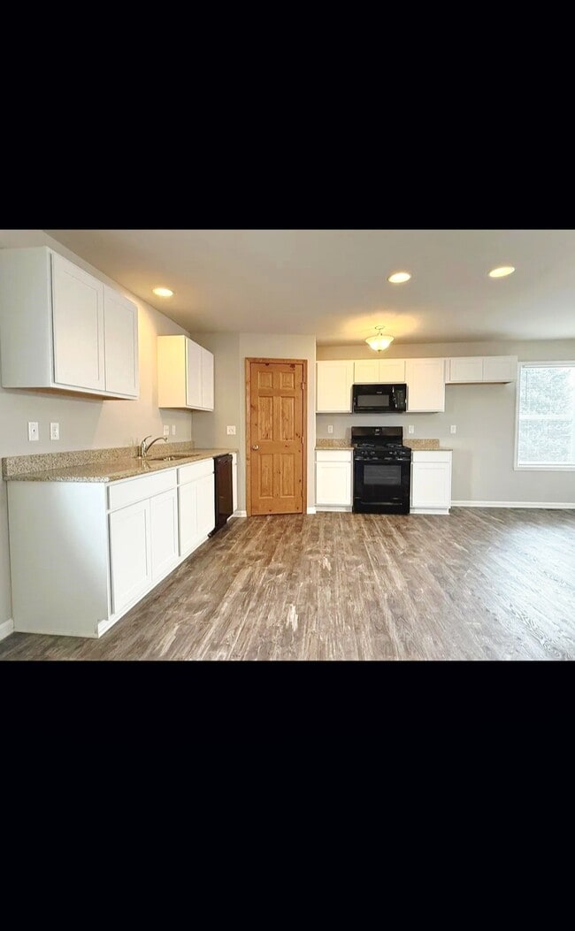 Building Photo - 1044 Witbeck Dr