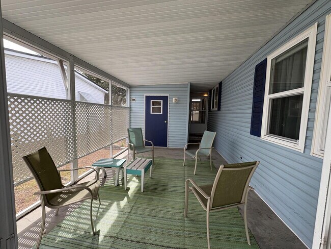 Building Photo - charming 3-bed, 2-bath home is located in the highly desired Strawberry Crest 55+ community