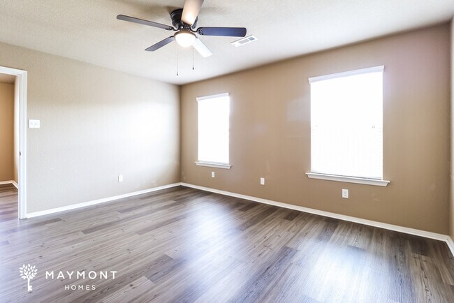 Building Photo - 6413 Amalie Dr