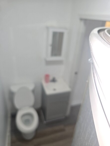 Building Photo - 44560 Grovewood Cir