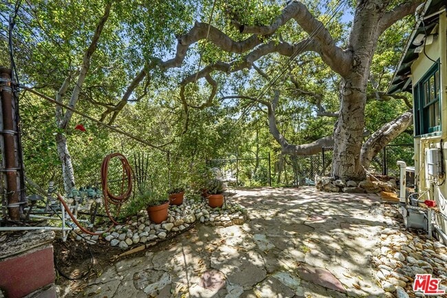 Building Photo - 7503 Willow Glen Rd