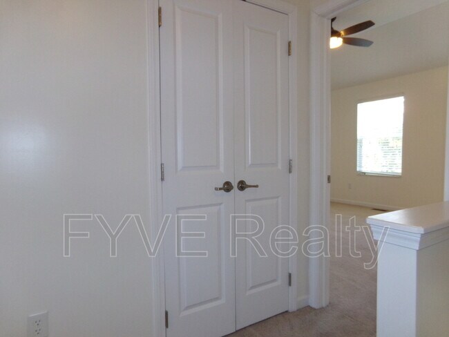 Building Photo - 467 Westgreen Ln