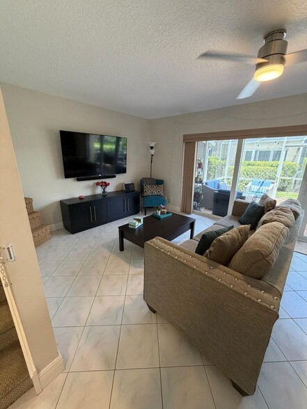 Building Photo - 699 Deer Creek Corona Way