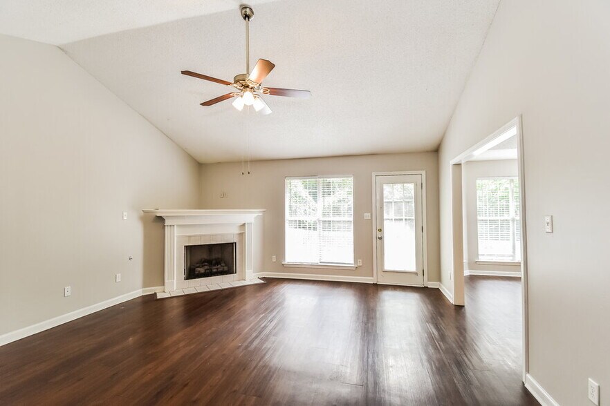 Building Photo - 6356 White Hawk Ln