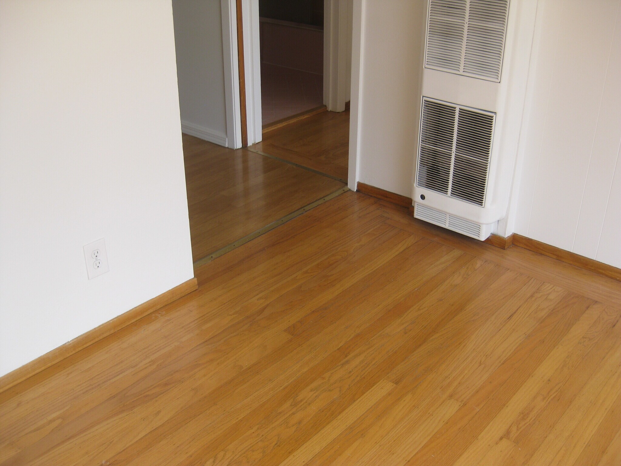 Building Photo - 300 Cortland Ave