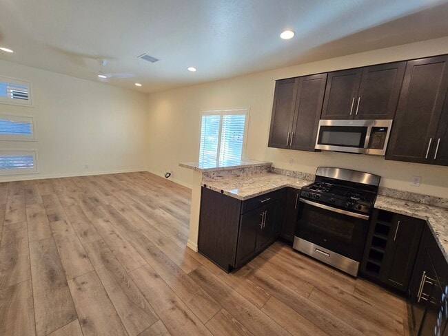 Building Photo - Beautiful, Newly-Built, Townhouse w/A/C & ...