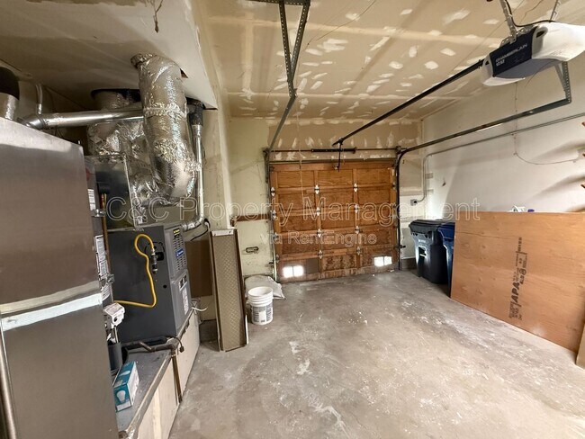 Building Photo - 44 Arabian Way