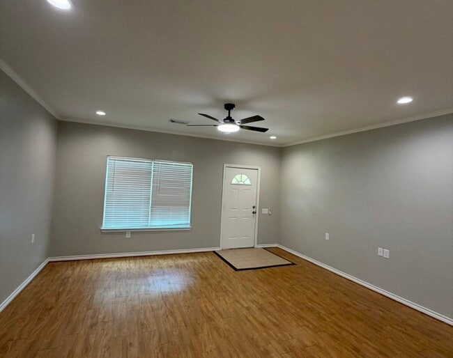 Building Photo - 104 Longstreet Rd