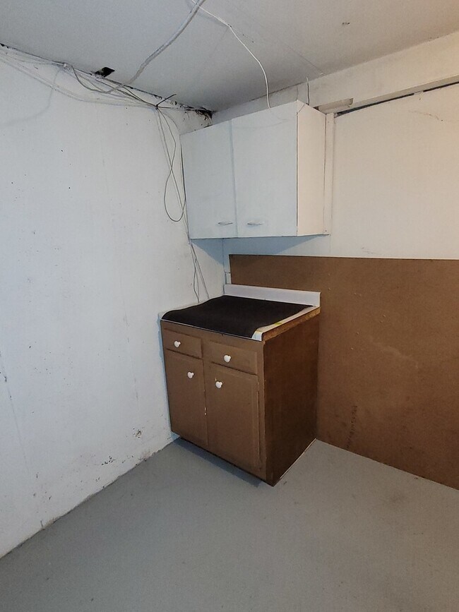 Building Photo - 4643 Church St