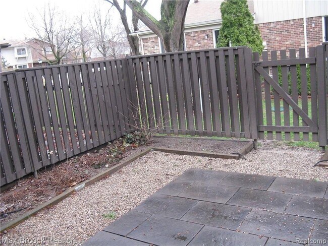 Building Photo - 1859 Wickham St