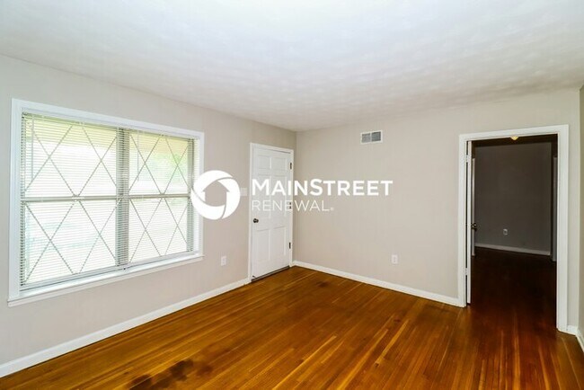 Building Photo - 3 Bedroom Pet-Friendly Home in Memphis, TN with Main Street Renewal