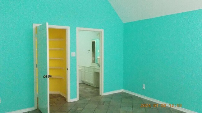 Building Photo - 200 Arbor Creek Dr
