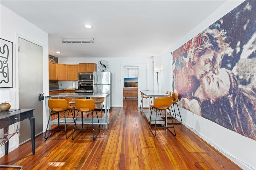 Building Photo - 234 S 20th St