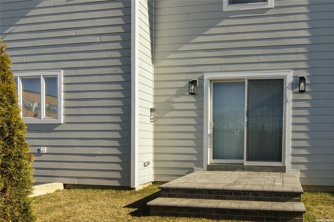 Building Photo - 1 Madison Pl