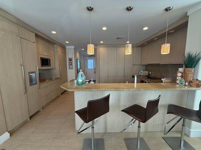 Building Photo - 103 S Andover Ave