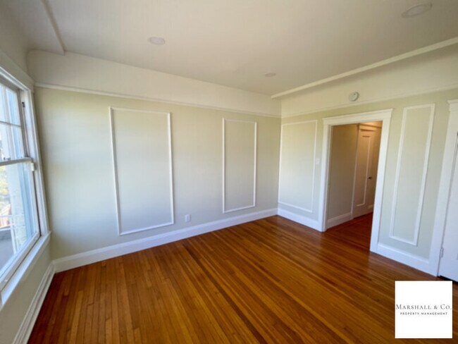 Building Photo - UPDATED + SPACIOUS 1BR/ 1BA IN INNER RICHMOND W/ BONUS ROOM, LRG KITCHEN, HRDWD FLRS, GREAT LOCATION