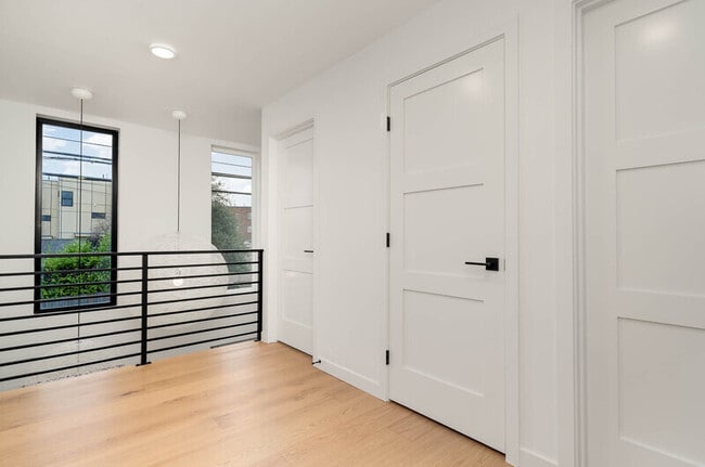 Building Photo - 1424 N 80th St