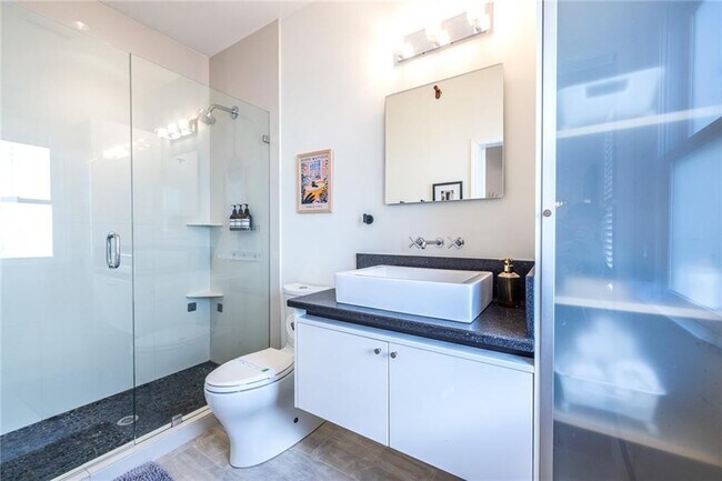 Building Photo - 69 Randolph St NE