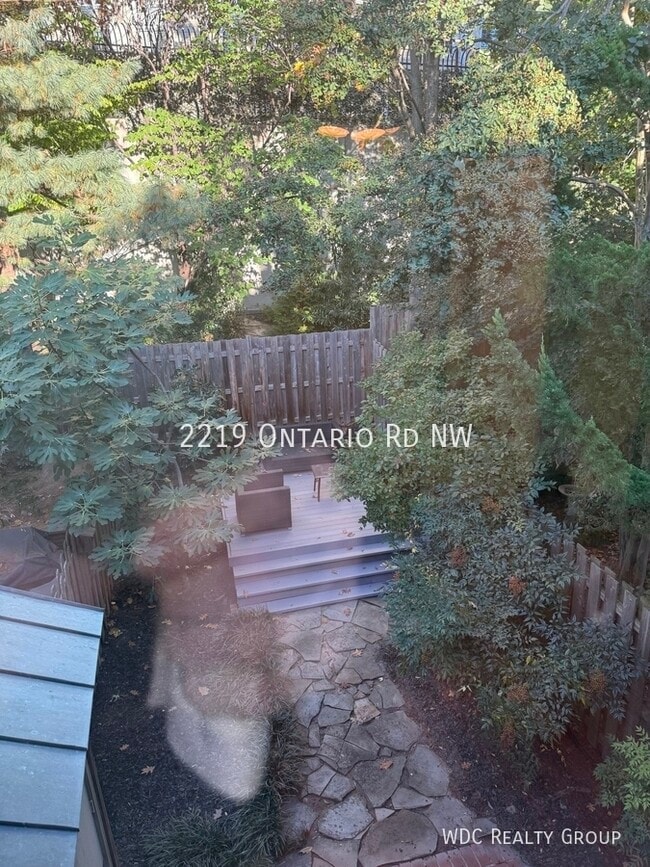 Building Photo - 2219 Ontario Rd NW
