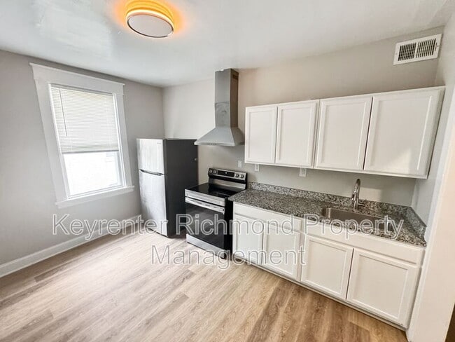 Building Photo - 3425 Carolina Ave