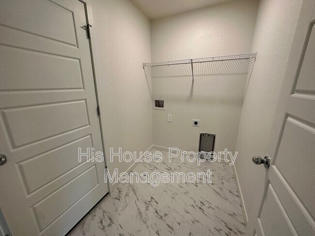 Building Photo - 3956 Pinnacles Ct