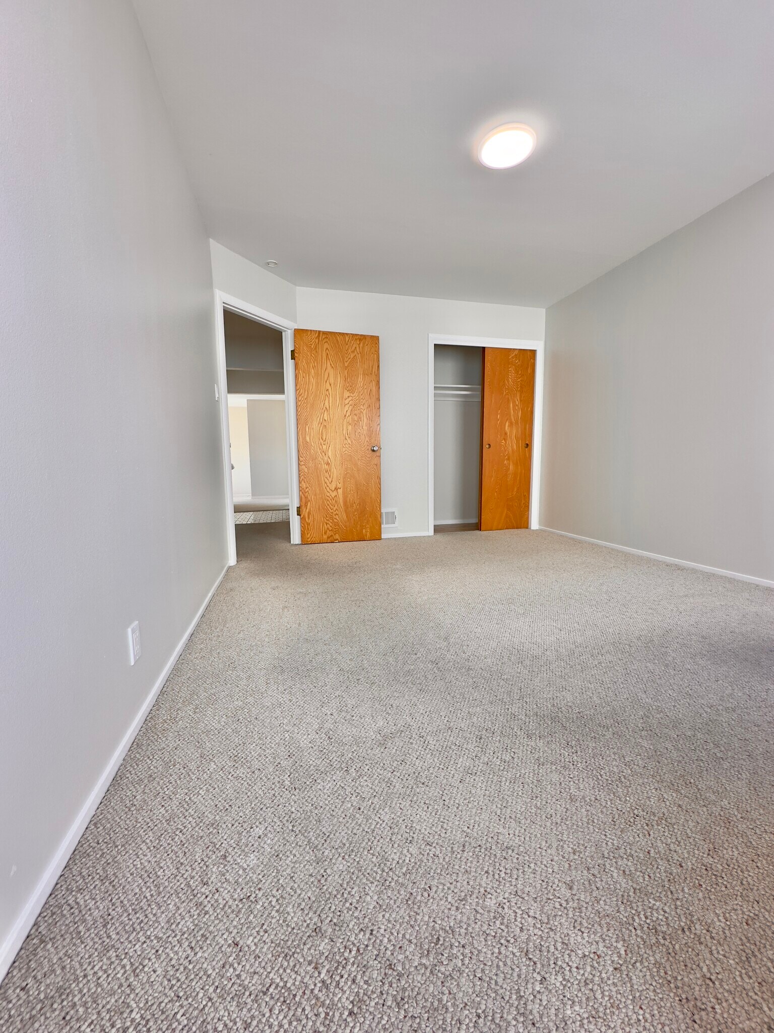 Building Photo - 2598 24th Ave