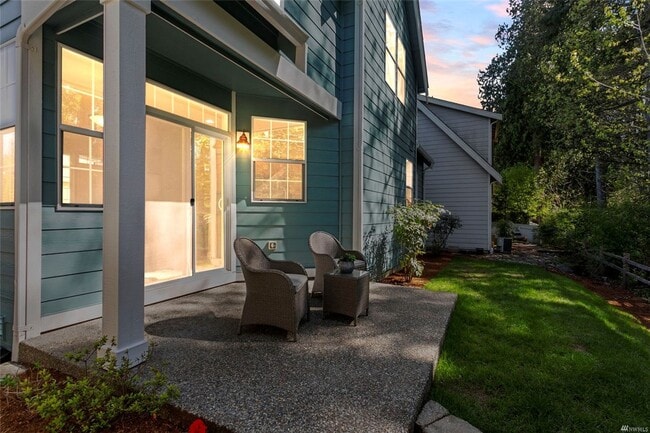 Building Photo - SEPTEMBER FREE >> Beautiful 3BR/3BA Townho...