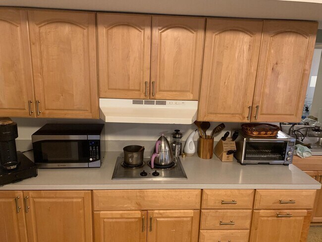 Building Photo - 5800 Edson Ln